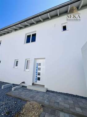 Foto - Haus zum Kaufen in Osterhofen , Niederbay 470.000,00 € 137 m²