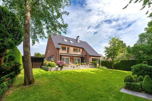 Foto - Haus zum Kaufen in Neuss 949.000,00 € 219.77 m²