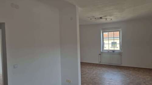 Foto - Haus zum Kaufen in Neunkirchen 270.000,00 € 490.72 m²
