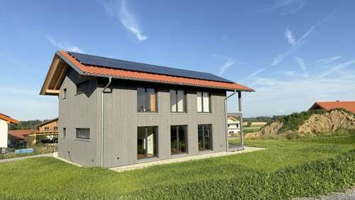 Foto - Haus zum Kaufen in Schnaitsee Waldhausen 1.500.000,00 € 165 m²