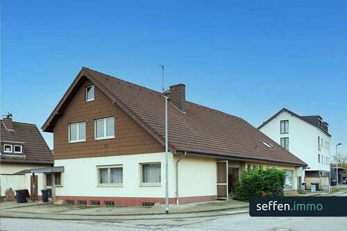 Foto - Haus zum Kaufen in Bedburg 495.000,00 € 239 m²