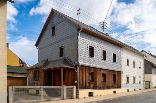 Foto - Haus zum Kaufen in Weisel 165.000,00 € 101 m²