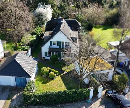 Foto - Haus zum Kaufen in Krefeld 975.000,00 € 220 m²