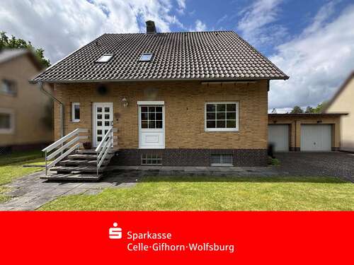 Foto - Haus zum Kaufen in Sassenburg 221.000,00 € 142.39 m²