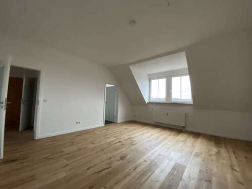 Foto - Wohnung zum Mieten in Zwickau 420,00 € 57.08 m²