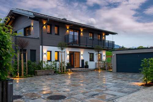 Foto - Haus zum Kaufen in Siegsdorf 2.350.000,00 € 200 m²
