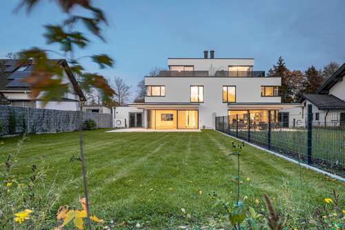 Foto - Haus zum Kaufen in Ottobrunn 2.590.000,00 € 238 m²