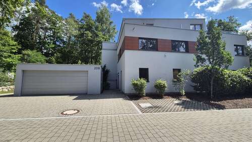 Foto - Haus zum Mieten in Erlangen 4.305,00 € 230 m²