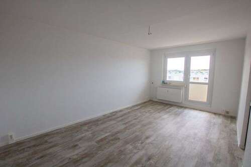 Foto - Wohnung zum Mieten in Halle (Saale) 344,00 € 68.63 m²