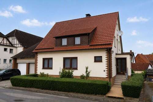 Foto - Haus zum Kaufen in Breuna 149.000,00 € 171.43 m²