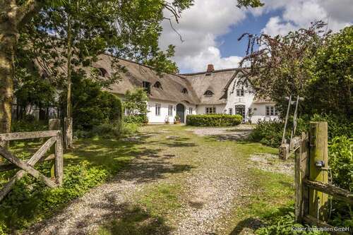 Foto - Haus zum Kaufen in Oldenswort 2.749.000,00 € 494.65 m²