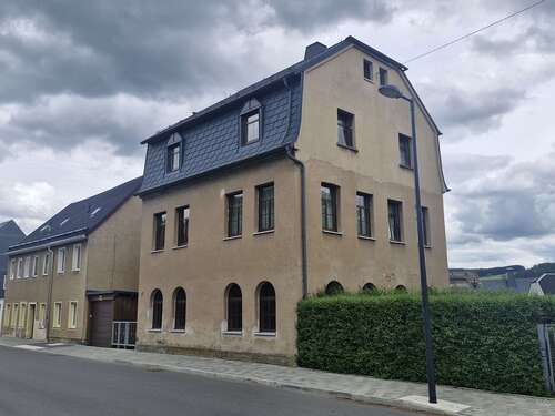 Foto - Haus zum Kaufen in Lößnitz 65.000,00 € 185 m²