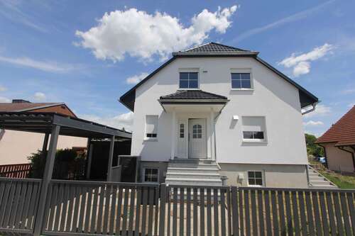 Foto - Haus zum Mieten in Schkopau 1.200,00 € 185 m²