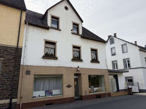 Foto - Haus zum Kaufen in Treis-Karden 80.000,00 € 186.13 m²