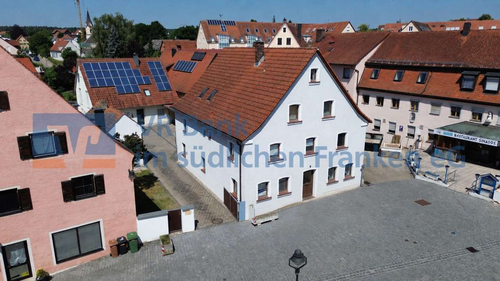 Foto - Haus zum Kaufen in Pleinfeld 319.000,00 € 217 m²
