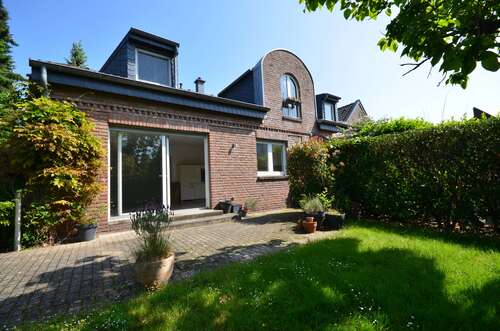 Foto - Haus zum Kaufen in Düsseldorf 880.000,00 € 175 m²
