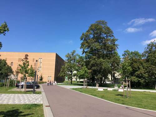 Foto - Wohnung zum Mieten in Halle 500,00 € 72.39 m²