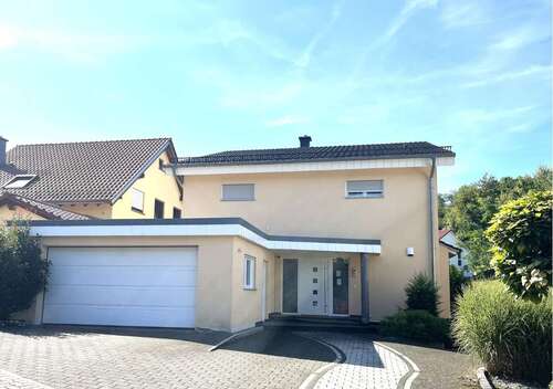 Foto - Haus zum Mieten in Mühlhausen 2.400,00 € 189 m²