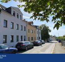 Haus zum Kaufen in Hohenstein-Ernstthal 270.000,00 € 331 m²