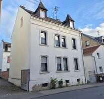 Haus zum Kaufen in Wiesbaden Dotzheim 895.000,00 € 353 m² - Wiesbaden / Dotzheim
