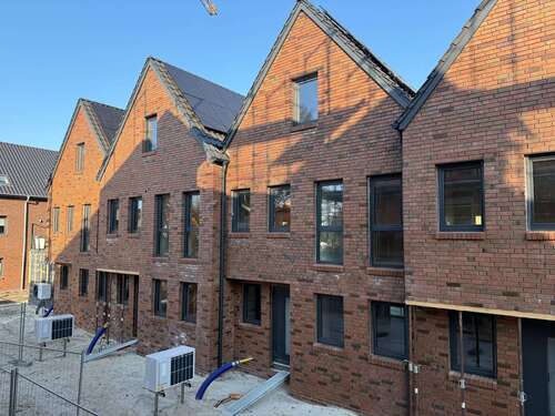 Foto - Haus zum Mieten in Edewecht - Friedrichsfehn 1.580,00 € 121.42 m²