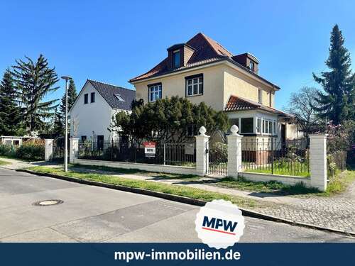 Foto - Haus zum Kaufen in Berlin 690.000,00 € 220 m²