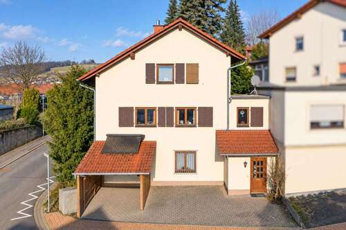 Foto - Haus zum Kaufen in Bad Orb 382.000,00 € 165 m²