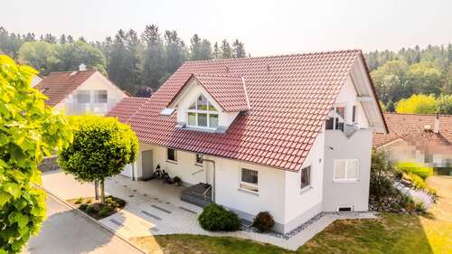 Foto - Haus zum Kaufen in Laupheim 649.500,00 € 187.94 m²