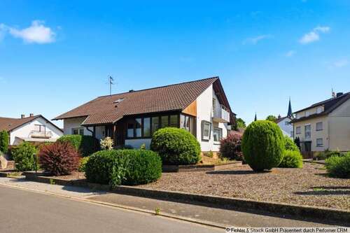 Foto - Haus zum Kaufen in Karlsdorf-Neuthard 590.000,00 € 152.58 m²