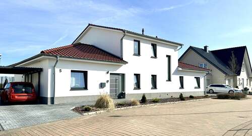 Foto - Haus zum Kaufen in Giesen 672.000,00 € 235 m²