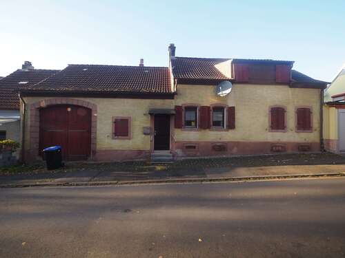 Foto - Haus zum Kaufen in Kirkel 108.000,00 € 133 m²