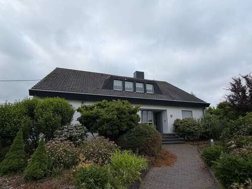 Foto - Haus zum Mieten in Bedburg-Hau 1.800,00 € 234 m²