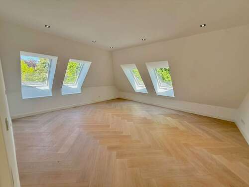 Foto - Wohnung zum Kaufen in Düsseldorf 3.135.000,00 € 202 m²