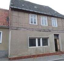 Haus zum Kaufen in Arneburg 20.000,00 € 137 m²