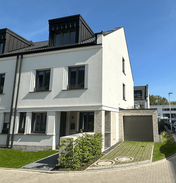 Foto - Haus zum Kaufen in Düsseldorf 1.749.000,00 € 174 m²