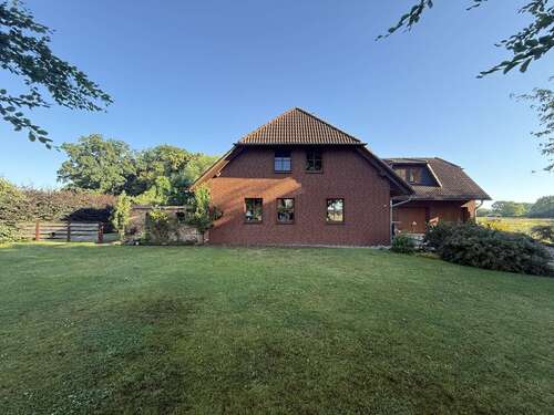 Foto - Haus zum Kaufen in Apenburg-Winterfeld 450.000,00 € 200 m²