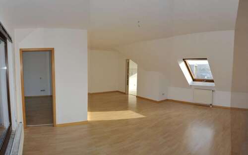 Foto - Wohnung zum Kaufen in Meerbusch Lank-Latum 240.000,00 € 78 m²