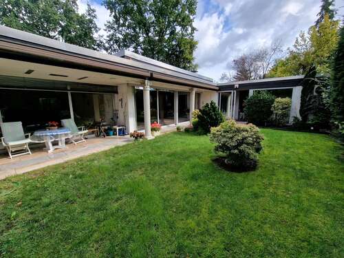 Foto - Haus zum Kaufen in Neu-Isenburg 995.000,00 € 300 m²