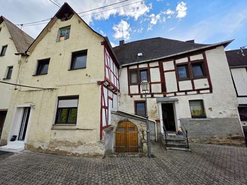 Foto - Haus zum Kaufen in Rhens 499.000,00 € 259.5 m²
