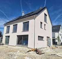 Haus zum Mieten in Neufahrn 3.600,00 € 184 m²