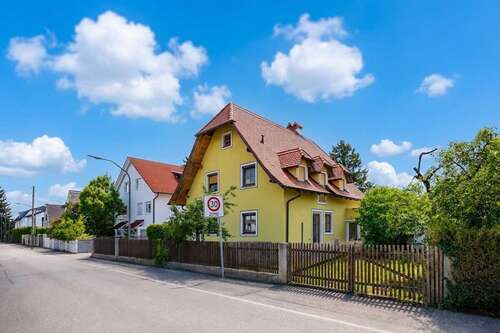 Foto - Haus zum Kaufen in München Allach 1.950.000,00 € 200 m²