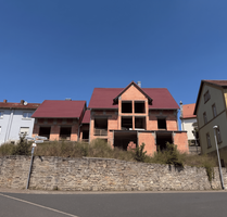 Haus zum Kaufen in Karlstadt 270.000,00 € 355 m²
