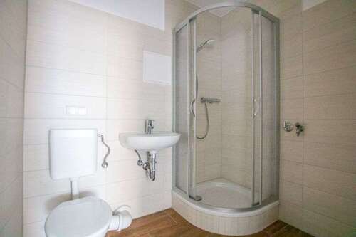 Foto - Wohnung zum Mieten in Halle (Saale) 310,00 € 68.63 m²