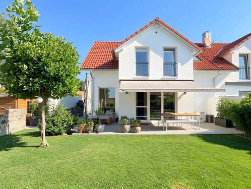 Foto - Haus zum Mieten in Roßbach 2.000,00 € 160 m²
