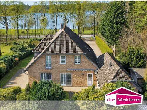 Foto - Haus zum Kaufen in Bad Segeberg 850.000,00 € 207 m²