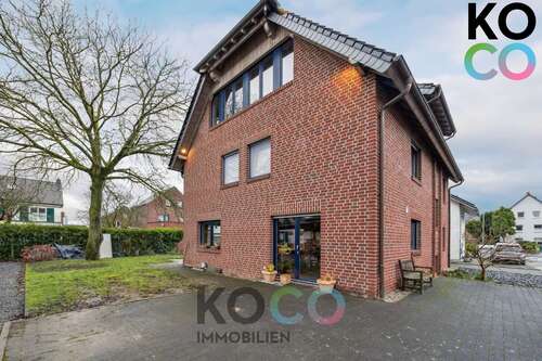 Foto - Haus zum Kaufen in Neuss Holzheim 899.000,00 € 254 m²