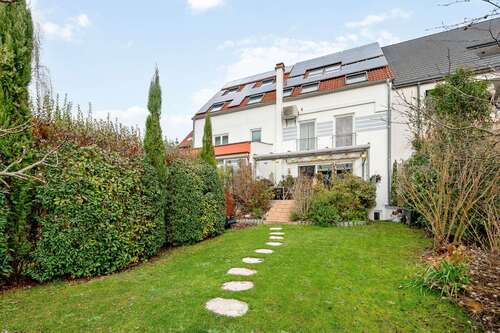 Foto - Haus zum Kaufen in Hockenheim 850.000,00 € 220 m²