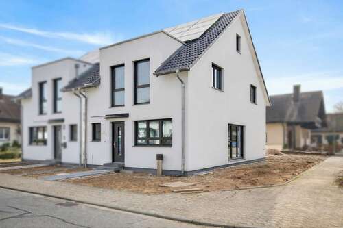 Foto - Haus zum Kaufen in Stutensee Spöck 779.000,00 € 127 m²