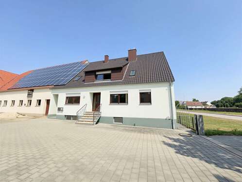 Foto - Wohnung zum Mieten in Möttingen 950,00 € 100 m²
