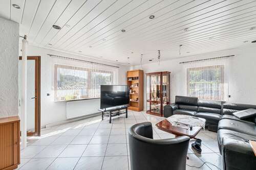 Foto - Haus zum Kaufen in Neckartenzlingen 999.999,00 € 502.3 m²